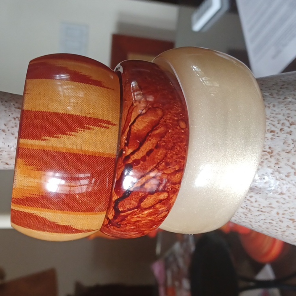 Set of Three Unique Chunky Bangles Two Graphic & One Pearlescent Vintage Retro - Picture 11 of 13
